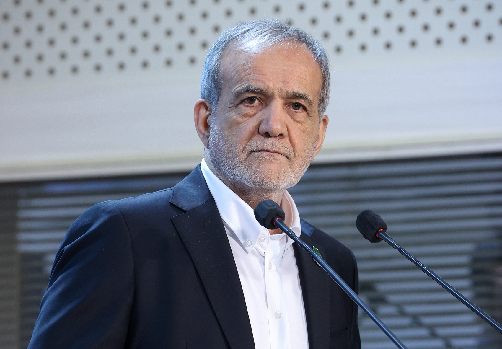 تحلیلی عمیق بر دیدگاه‌های رئیس جمهور در جمع نخبگان کردستان